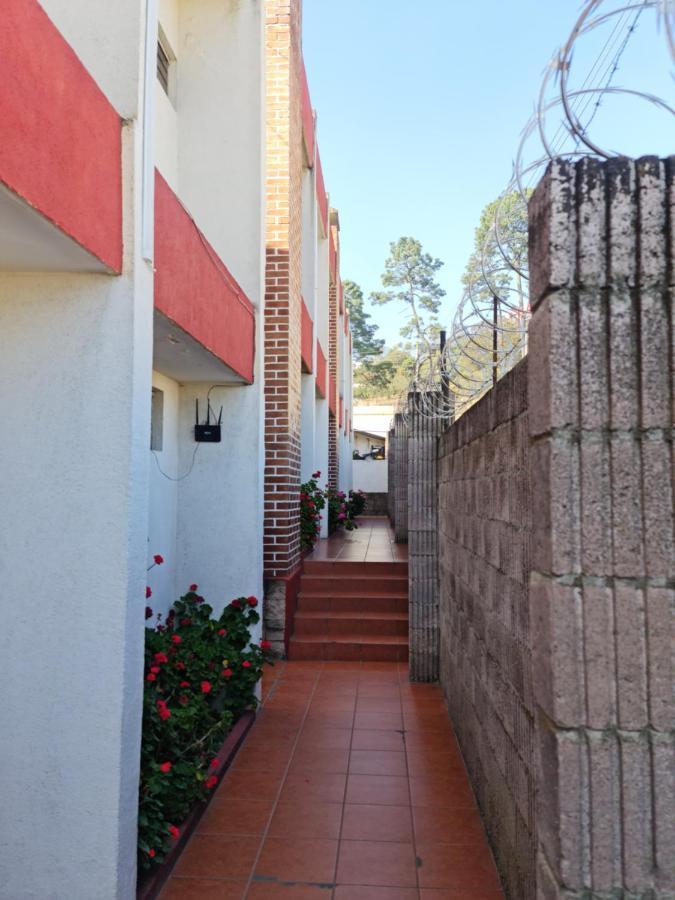 Hotel Kasa Kamelot Las Rosas Quetzaltenango Exterior foto